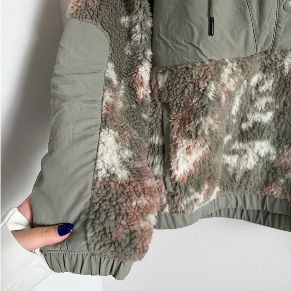 Patagonia Women's Shelled Retro-X Pullover size XS - Picture 6 of 6